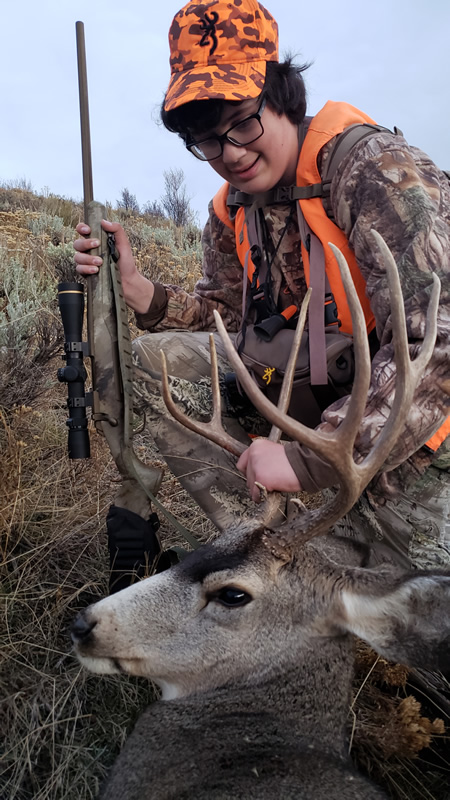 Kaden with his 3x4 mule deer.