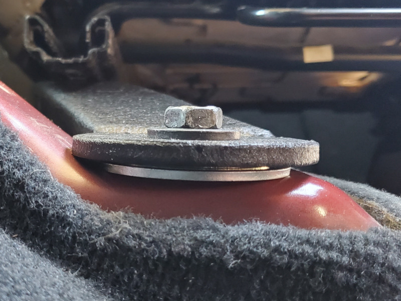 Large washer under the front of the Misch BigBoy brackets.
